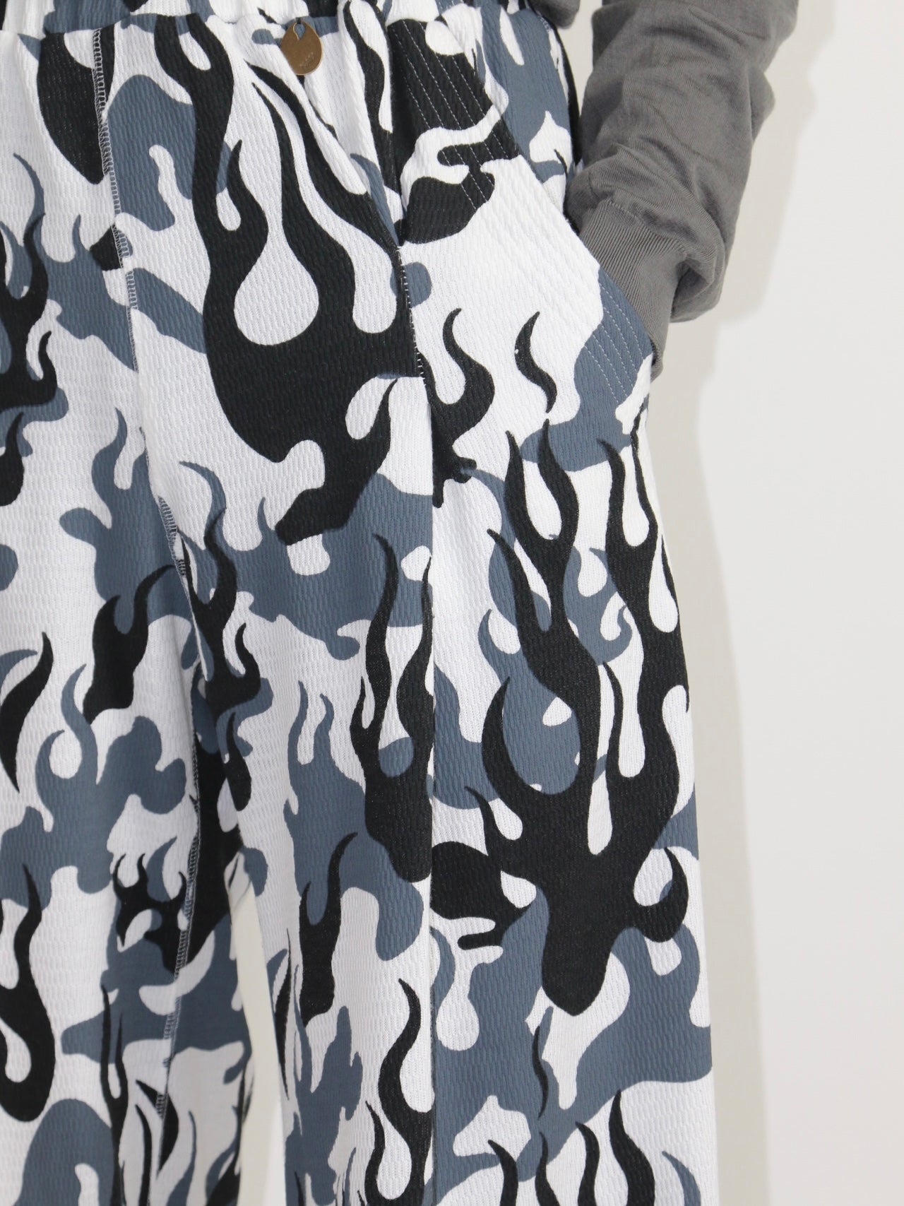 SAXPHONE PANTS FIRE CAMO - OFF